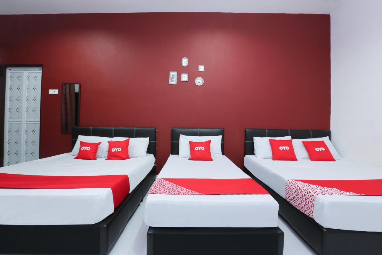 Oyo 90274 Wadi Isfa Inn Кота Бару Екстериор снимка