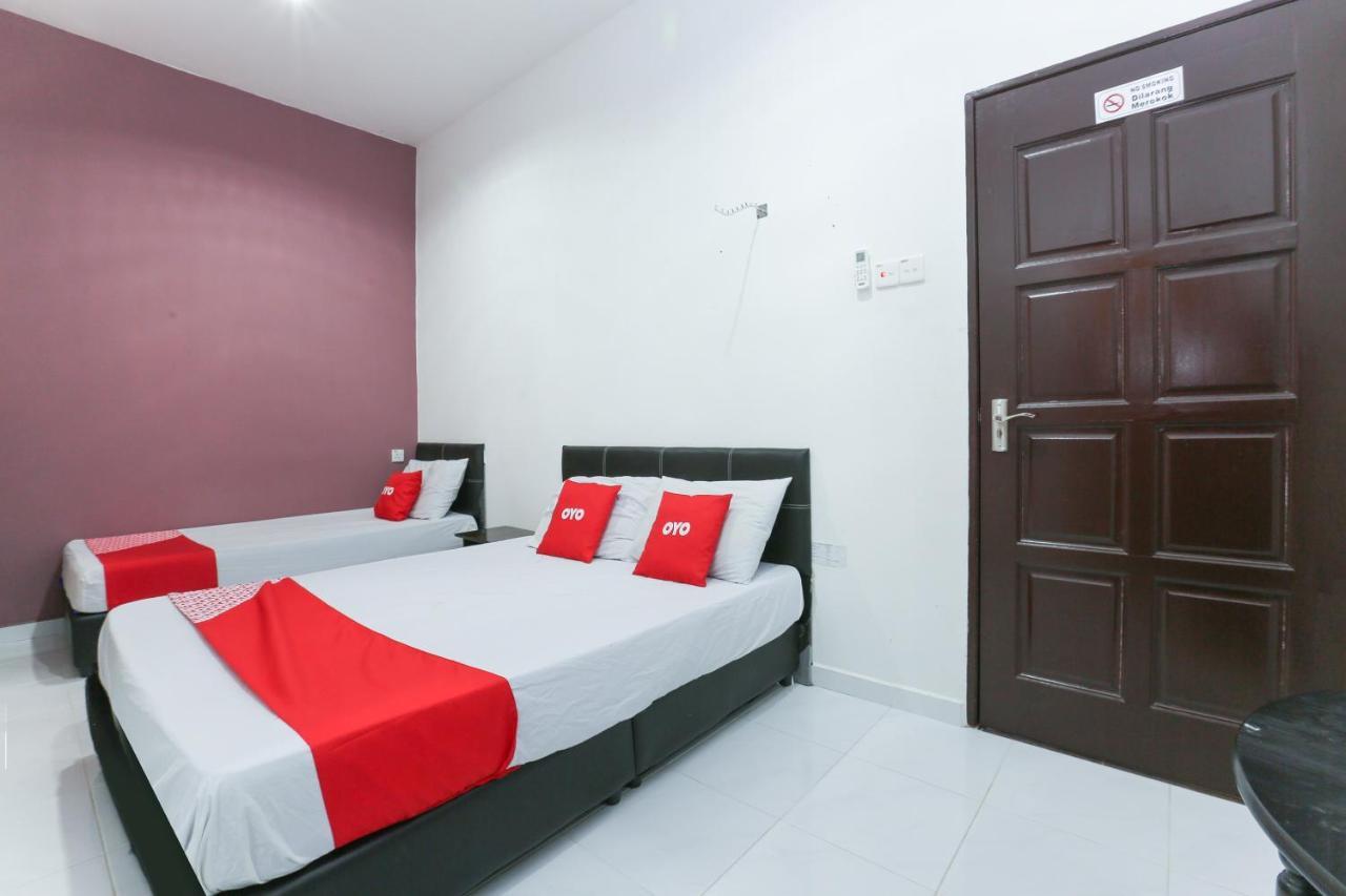 Oyo 90274 Wadi Isfa Inn Кота Бару Екстериор снимка
