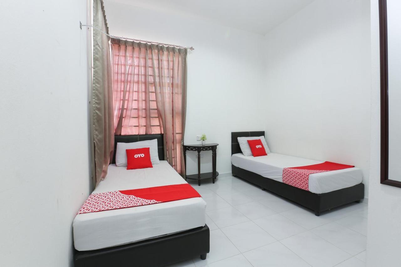 Oyo 90274 Wadi Isfa Inn Кота Бару Екстериор снимка