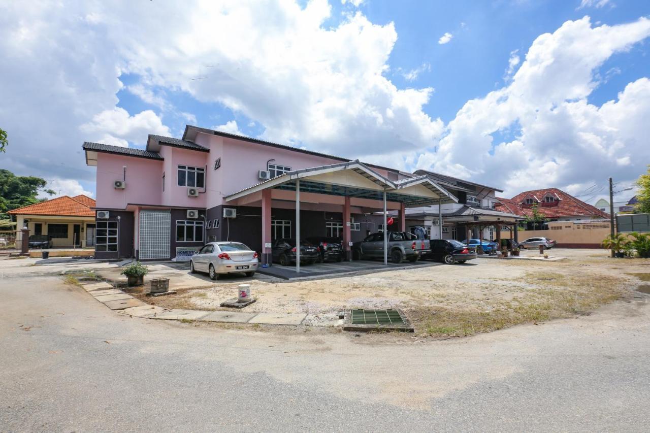 Oyo 90274 Wadi Isfa Inn Кота Бару Екстериор снимка