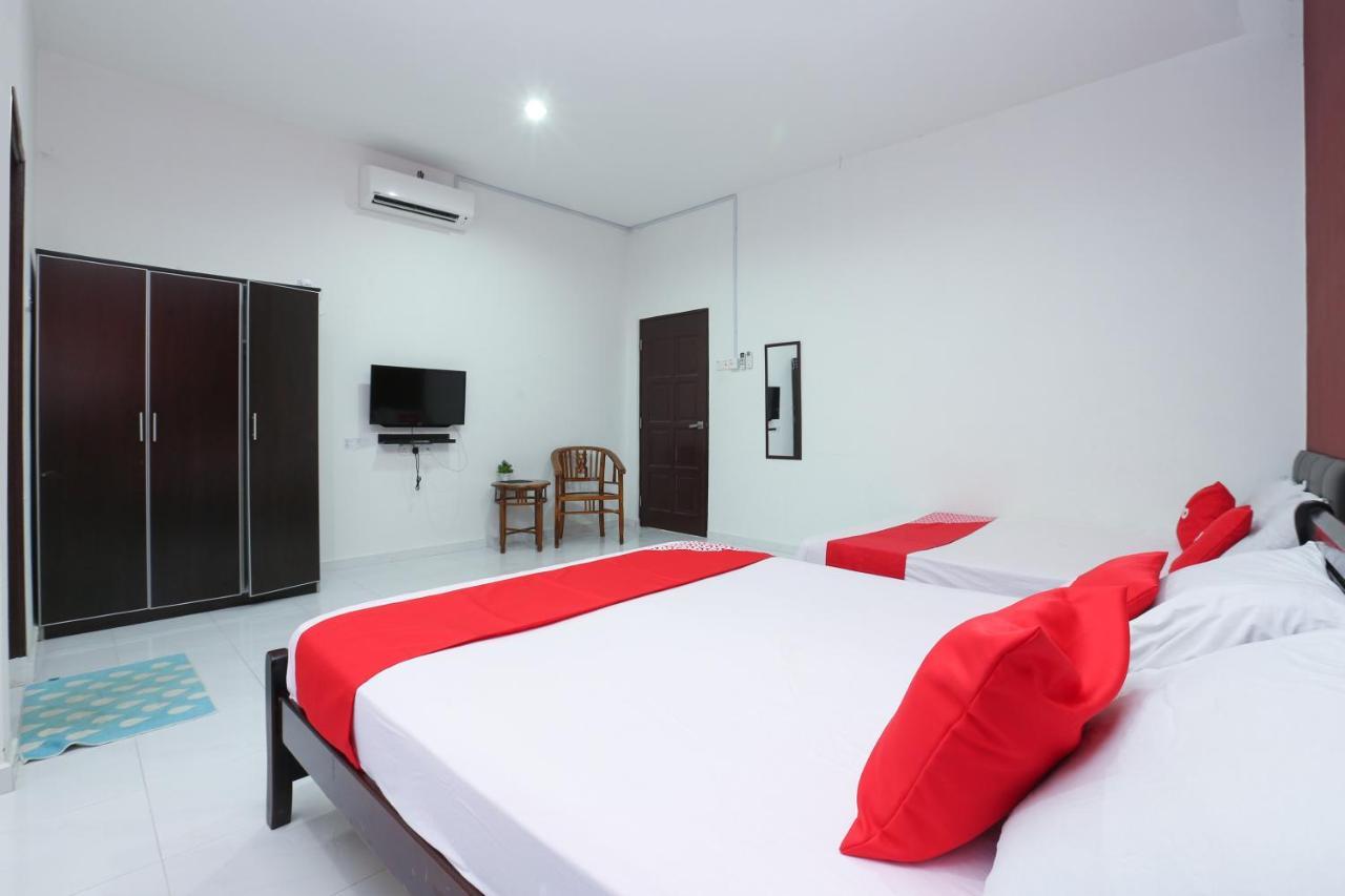 Oyo 90274 Wadi Isfa Inn Кота Бару Екстериор снимка