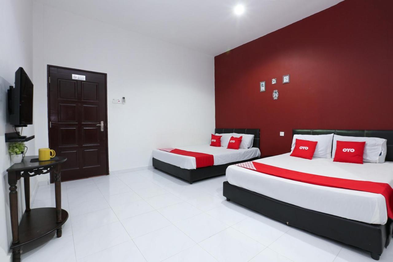 Oyo 90274 Wadi Isfa Inn Кота Бару Екстериор снимка